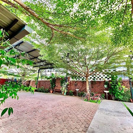 塔克帕丁泳池小屋 甲抛峇底 外观 照片