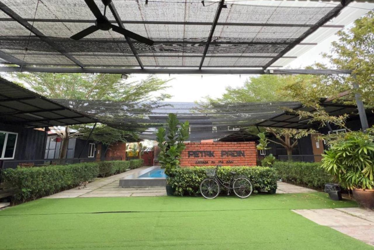 塔克帕丁泳池小屋 甲抛峇底 外观 照片